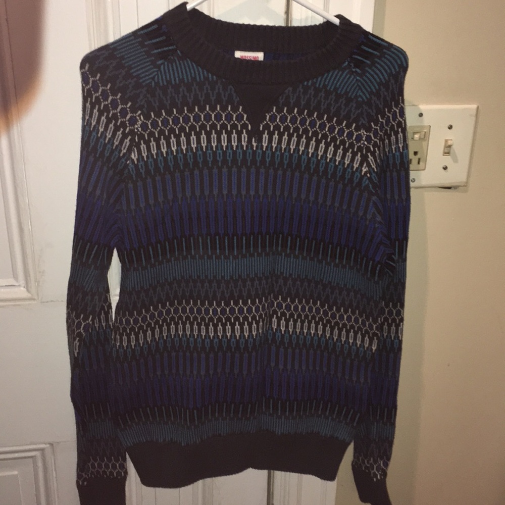 Pattern sweater